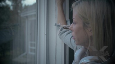 Мастурбирует